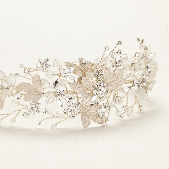 MOLDABLE CRYSTAL EMBELLISHED TIARA. - Picture 3 of 8